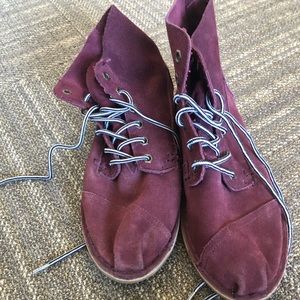 TOMS SHOES